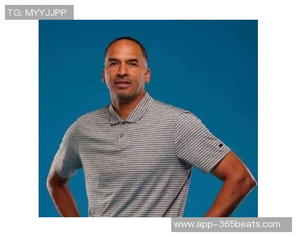 美网友热议湖人名宿哈里森支持呼声希望离任前能送加福德加入球队 美网友热议湖人名宿哈里森支持呼声希望离任前能送加福德加入球队