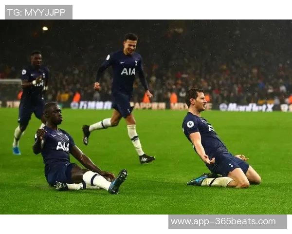 迪亚斯激情滑跪庆祝倒地助攻与补时绝杀展现战斗精神至最后一刻 迪亚斯激情滑跪庆祝倒地助攻与补时绝杀展现战斗精神至最后一刻