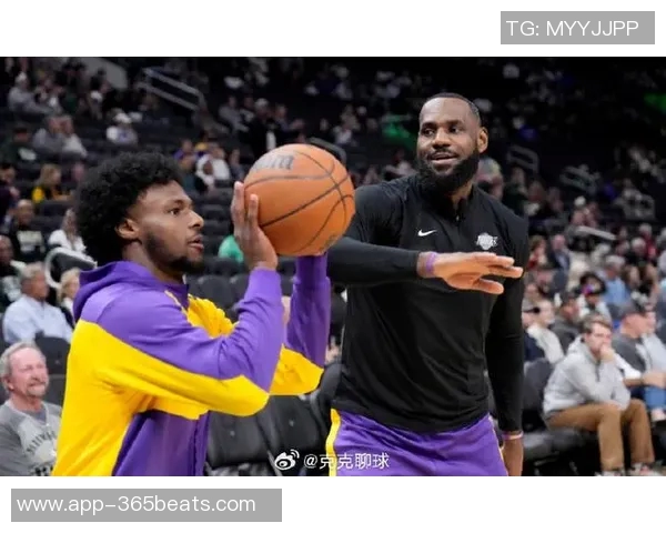 夸梅质疑布朗尼场上表现称心脏恢复但跑位意识存疑 夸梅质疑布朗尼场上表现称心脏恢复但跑位意识存疑