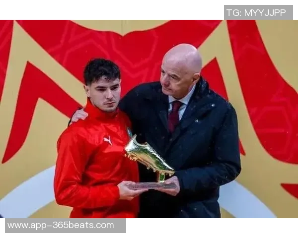 今日趣图：迪亚斯怀抱非洲杯冠军泪洒赛场重返皇马面临坐板凳困境