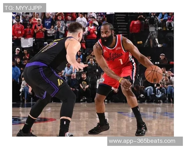 小卡复出后得分难突破25阿祖回归让球队进攻空间受限