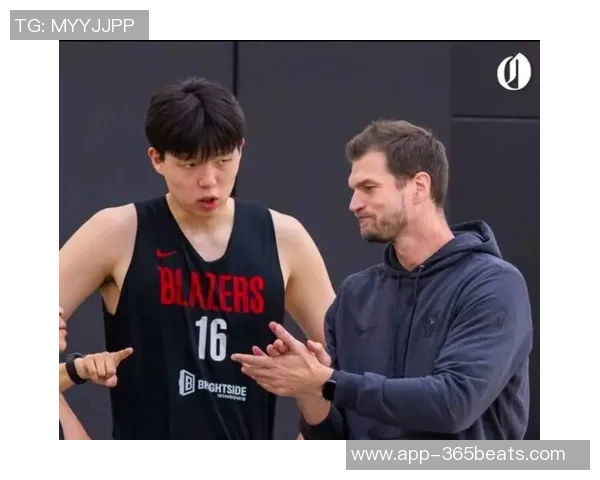 斯普利特谈杨瀚森在球队战术中的关键角色与中轴策应作用